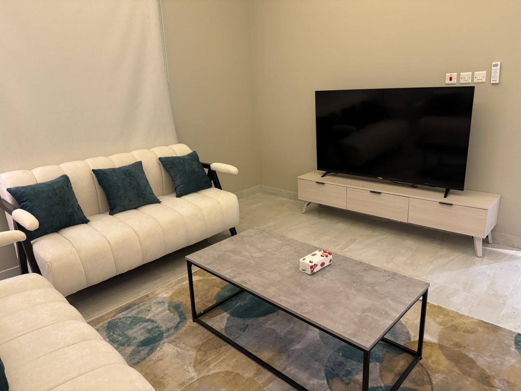 Elegant In Al-narjis أنيقة بثلاث غرف وصالة تسجيل ذاتي Riyadh